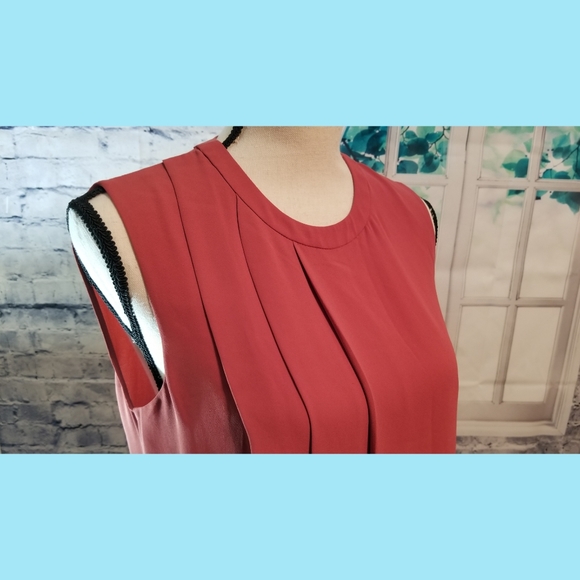 BCBGMAXAZRIA Loose Fitting Blouse - Picture 3 of 8